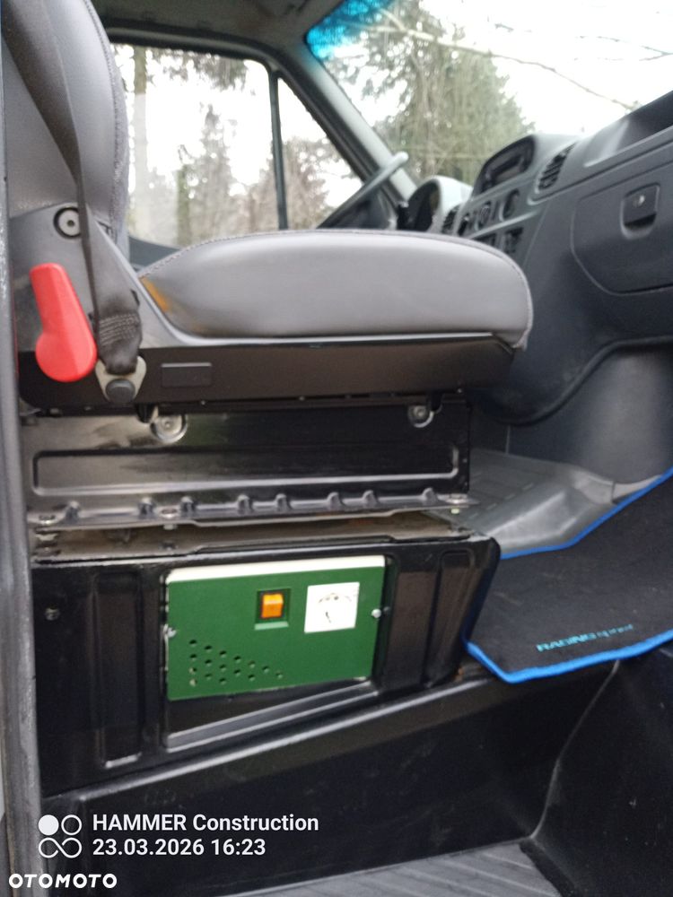 Mercedes-Benz Sprinter - 23