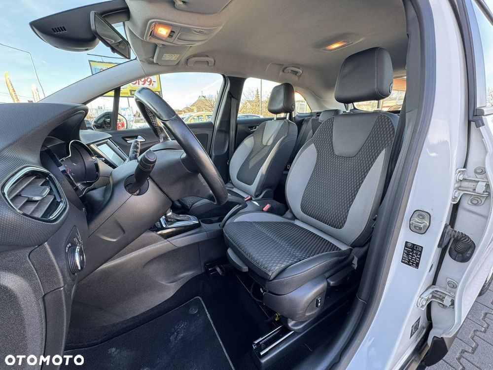 Opel Crossland X - 18