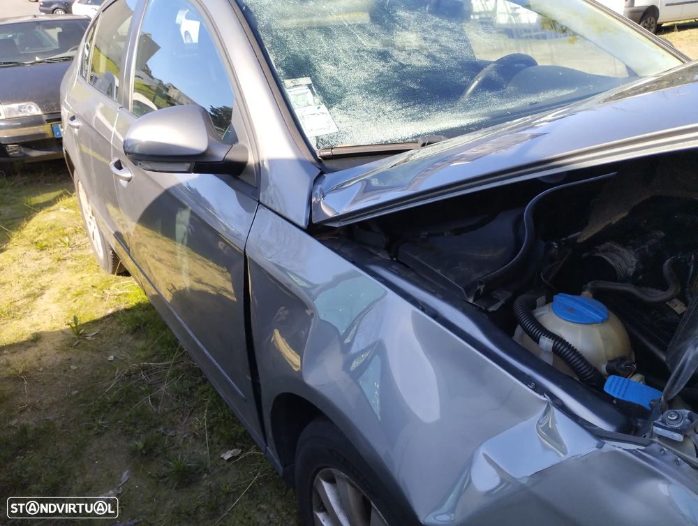 VW Passat 1.9 TDi Confortline - 2