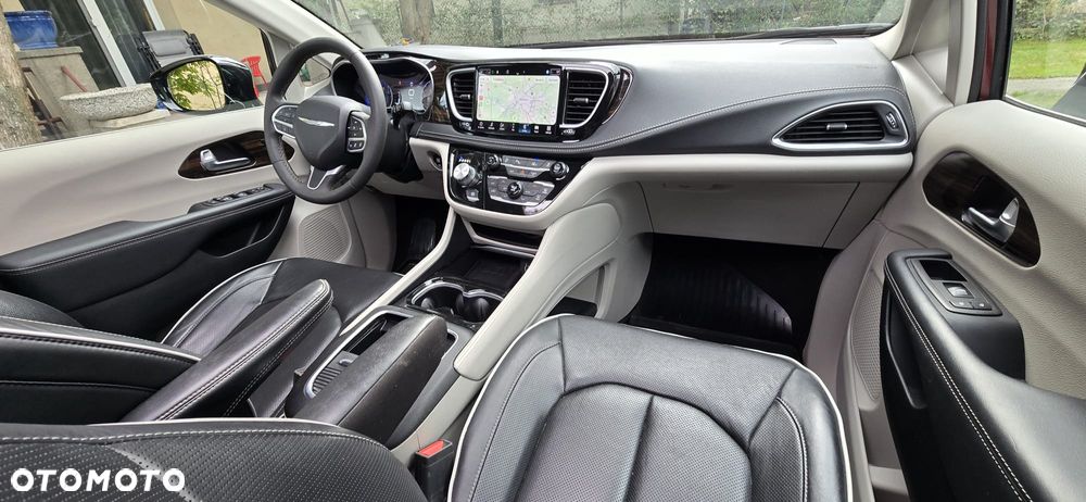 Chrysler Pacifica - 7