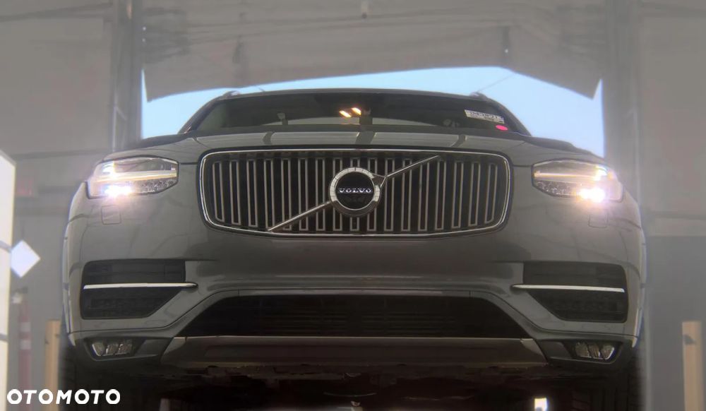 Volvo XC 90 - 25
