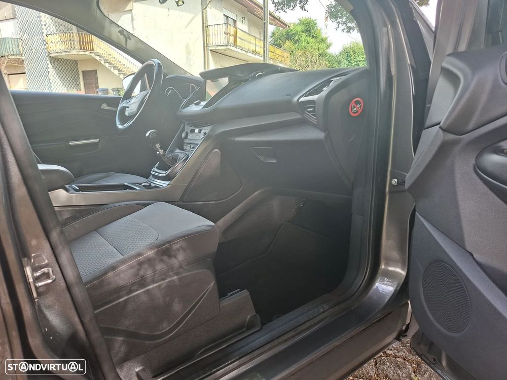 Ford Kuga - 11