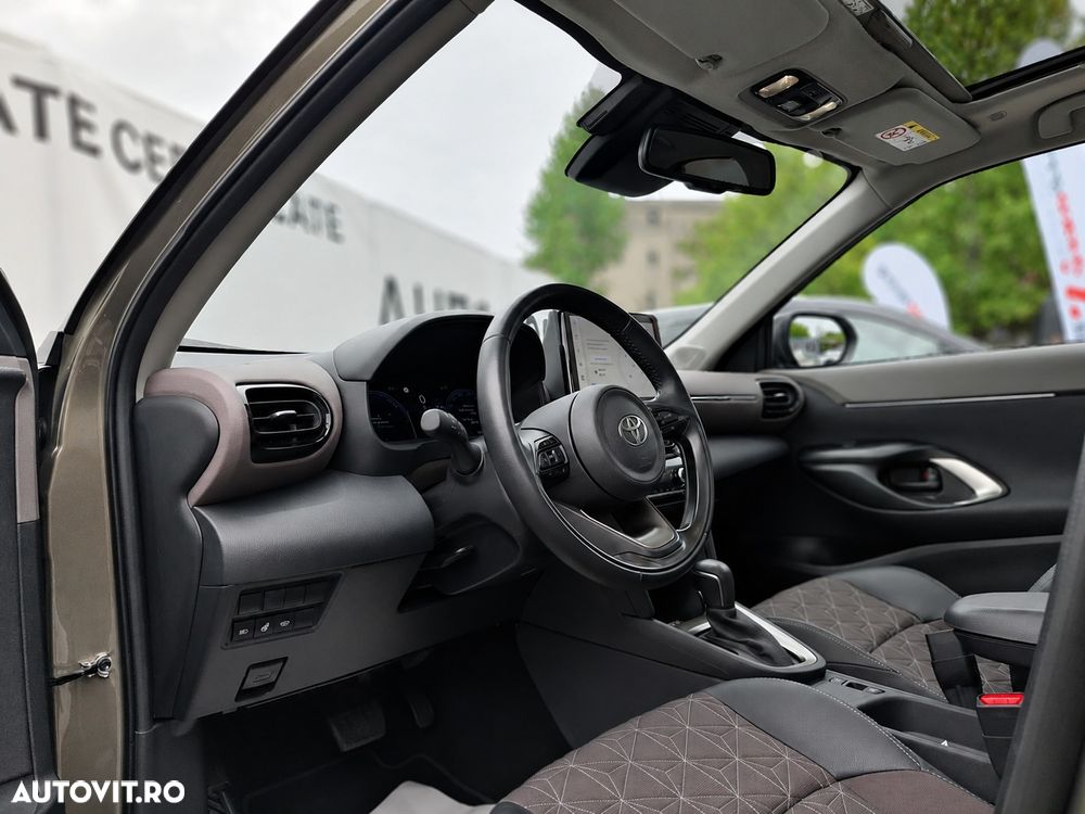 Toyota Yaris Cross 1.5 VVT-i HSD 4x2 Exclusive Elegant - 10