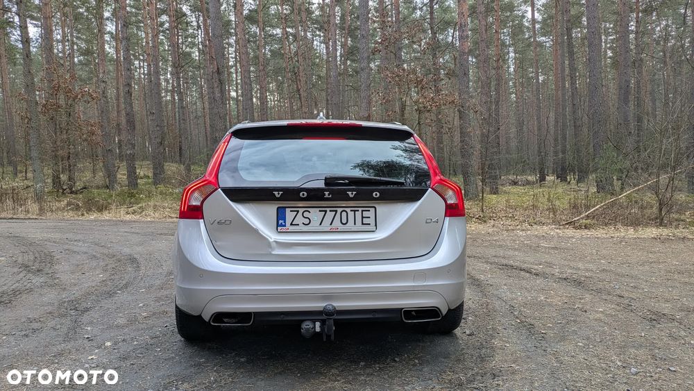 Volvo V60 D4 Drive-E R-Design Momentum - 3
