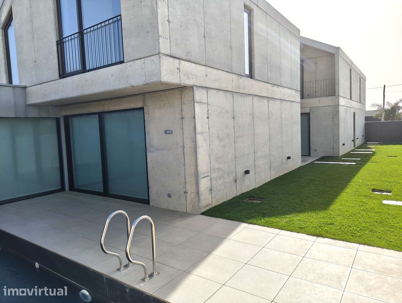 Moradia T5 com piscina e jardim em Canidelo - Grande imagem: 2/55