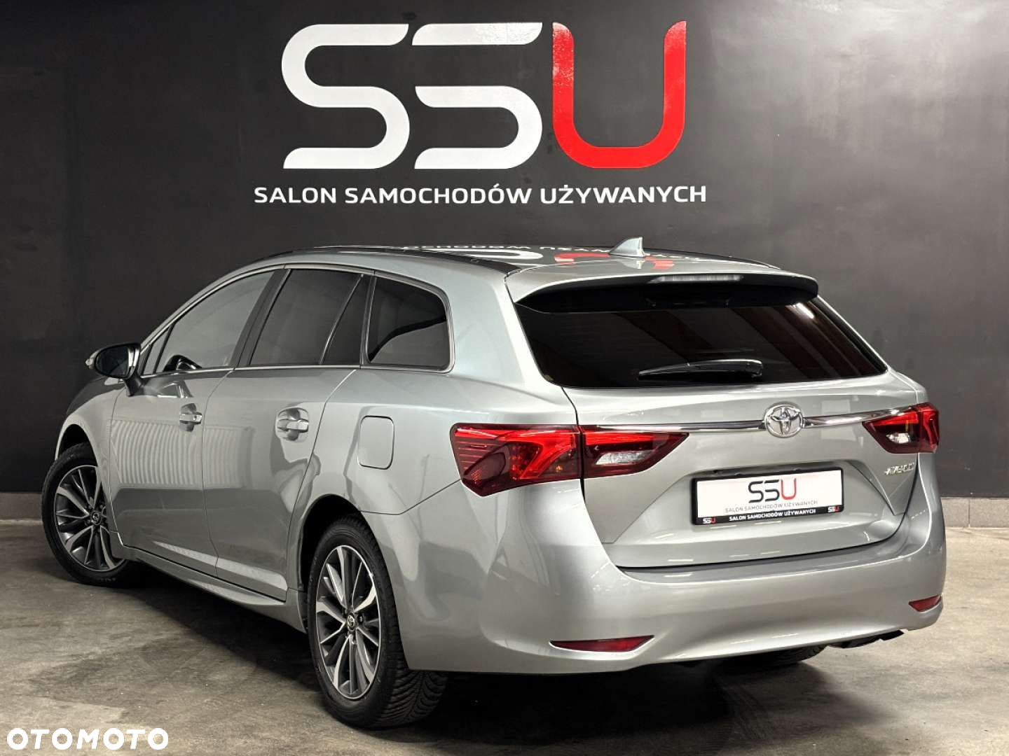 Toyota Avensis 1.8 Premium - 4