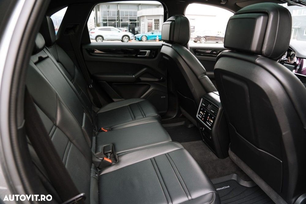 Porsche Cayenne - 33