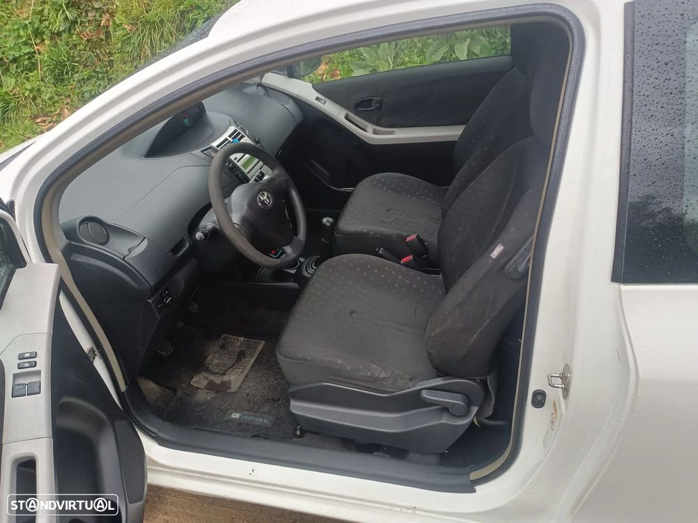Toyota Yaris 1.4 D-4D AC Manual - 15
