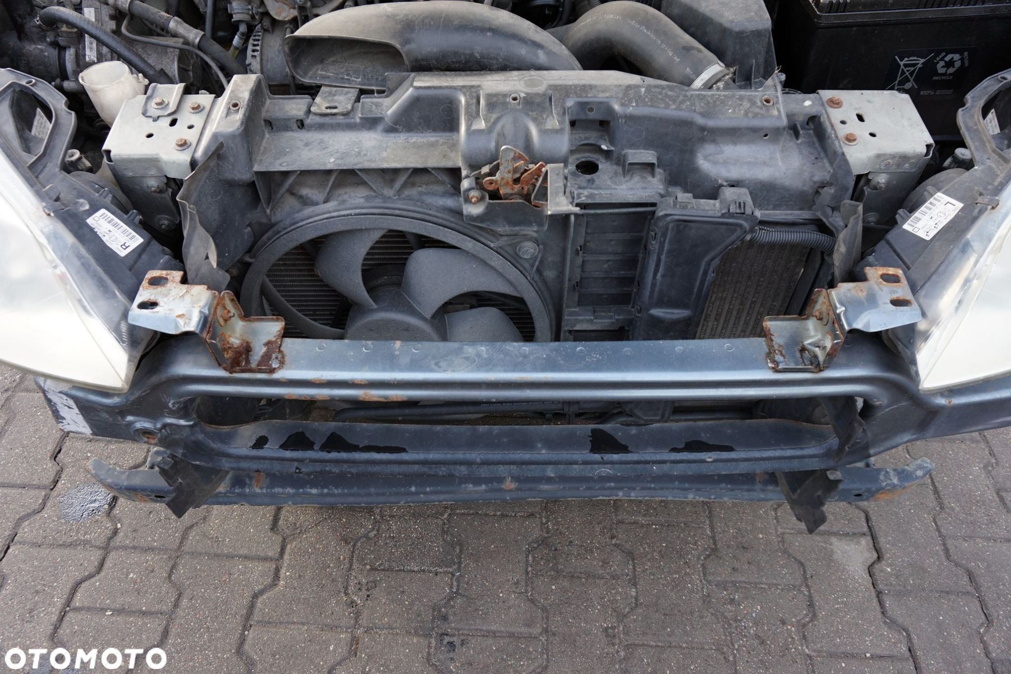 PAS PRZEDNI CHŁODNICE 407 SW 2.0 HDI  PEUGEOT 2004-2007 - 1
