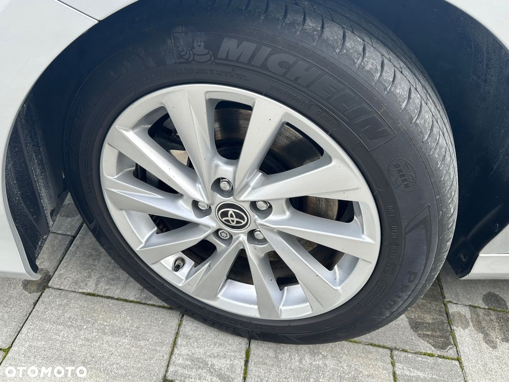Toyota Camry 2.5 Hybrid Comfort CVT - 23