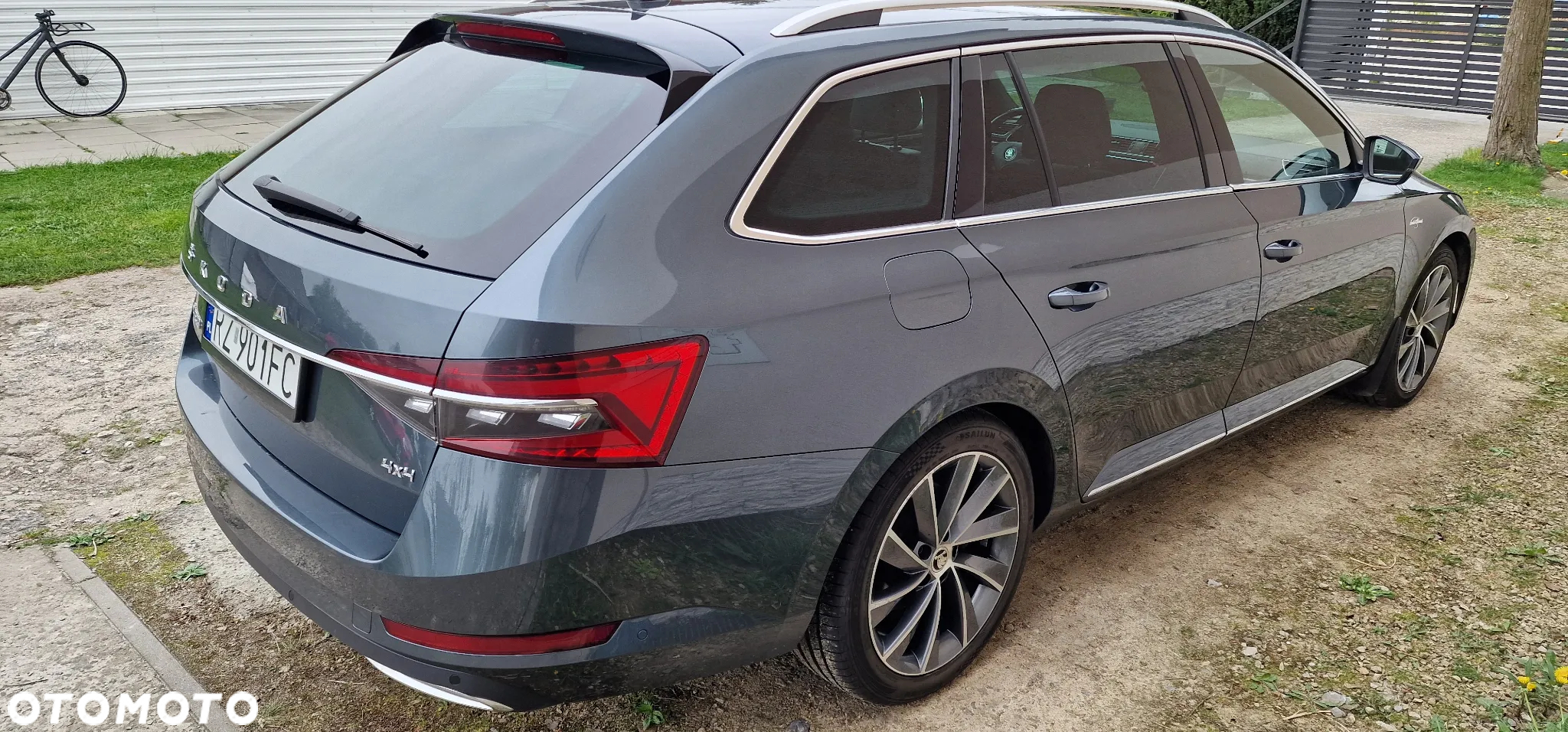 Skoda Superb Combi 2.0 TDI 4x4 DSG L&K - 21