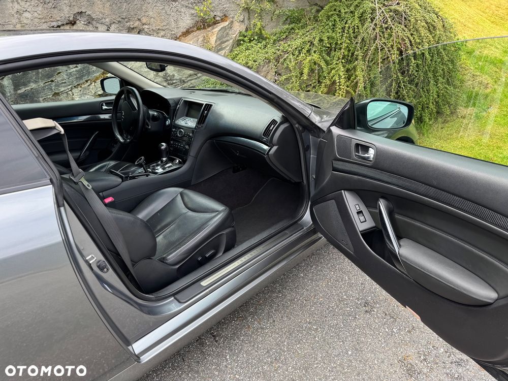 Infiniti G G37 - 11