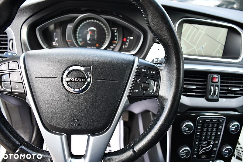 Volvo V40 T2 Geartronic Momentum - 17