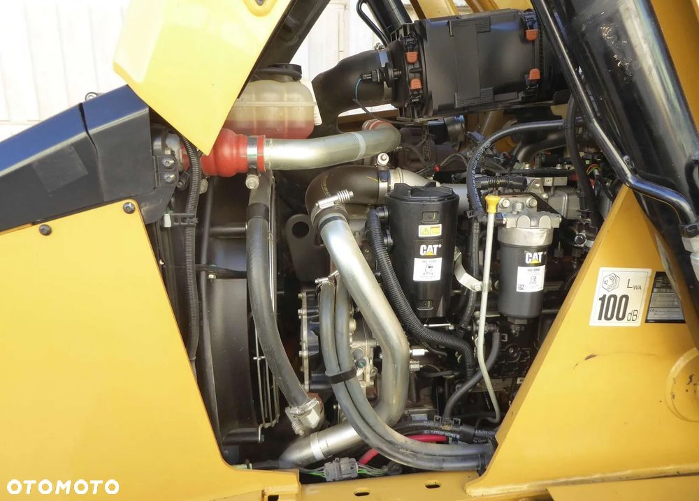 Caterpillar 432 F2 4-cylindrowy - 37
