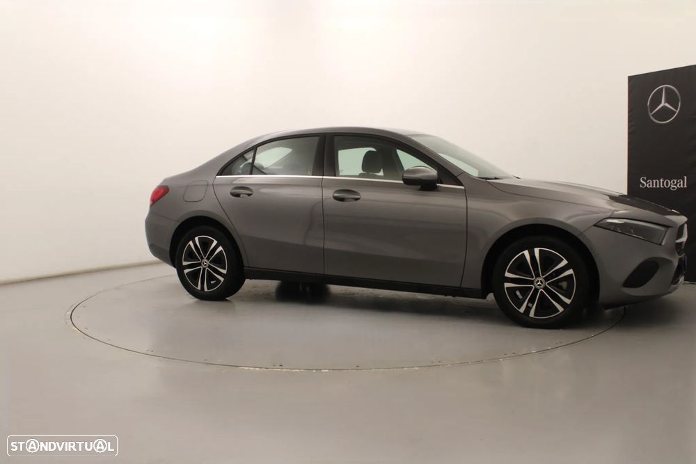 Mercedes-Benz A 250 Limousine e - 3