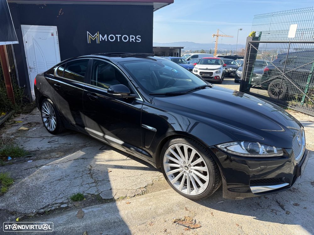 Jaguar XF 2.2 D Premium Luxury - 31