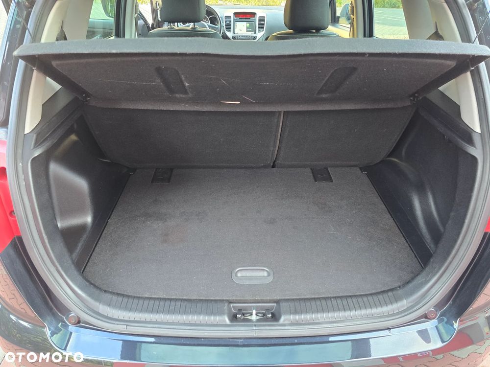 Kia Venga 1.6 CVVT Automatik UEFA EURO 2016 - 33
