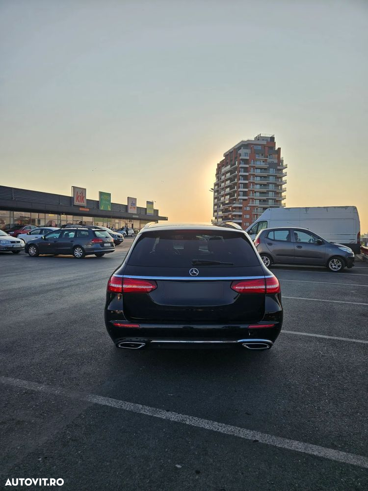 Mercedes-Benz E 220 d T 9G-TRONIC - 5