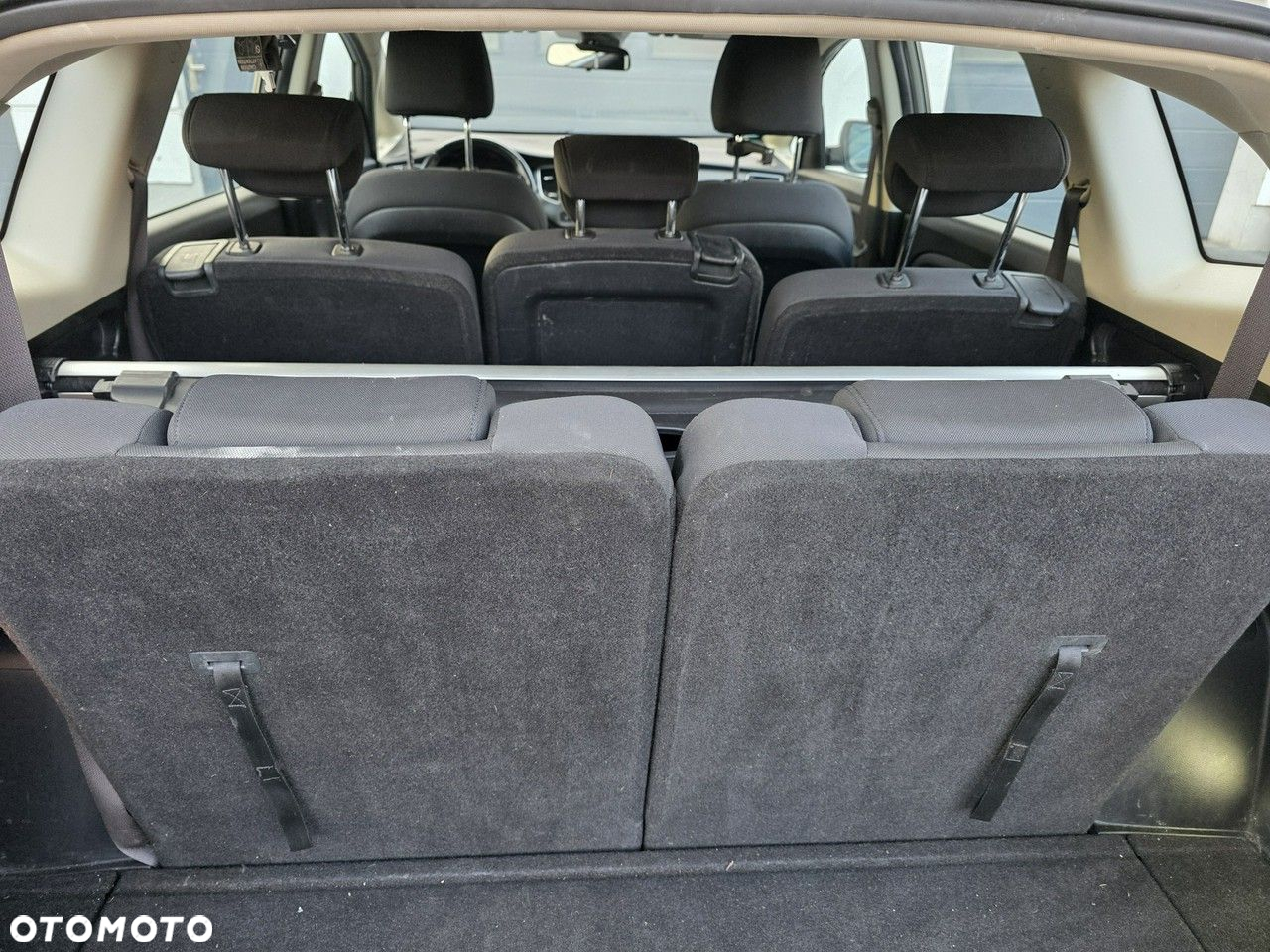 Kia Carens - 15
