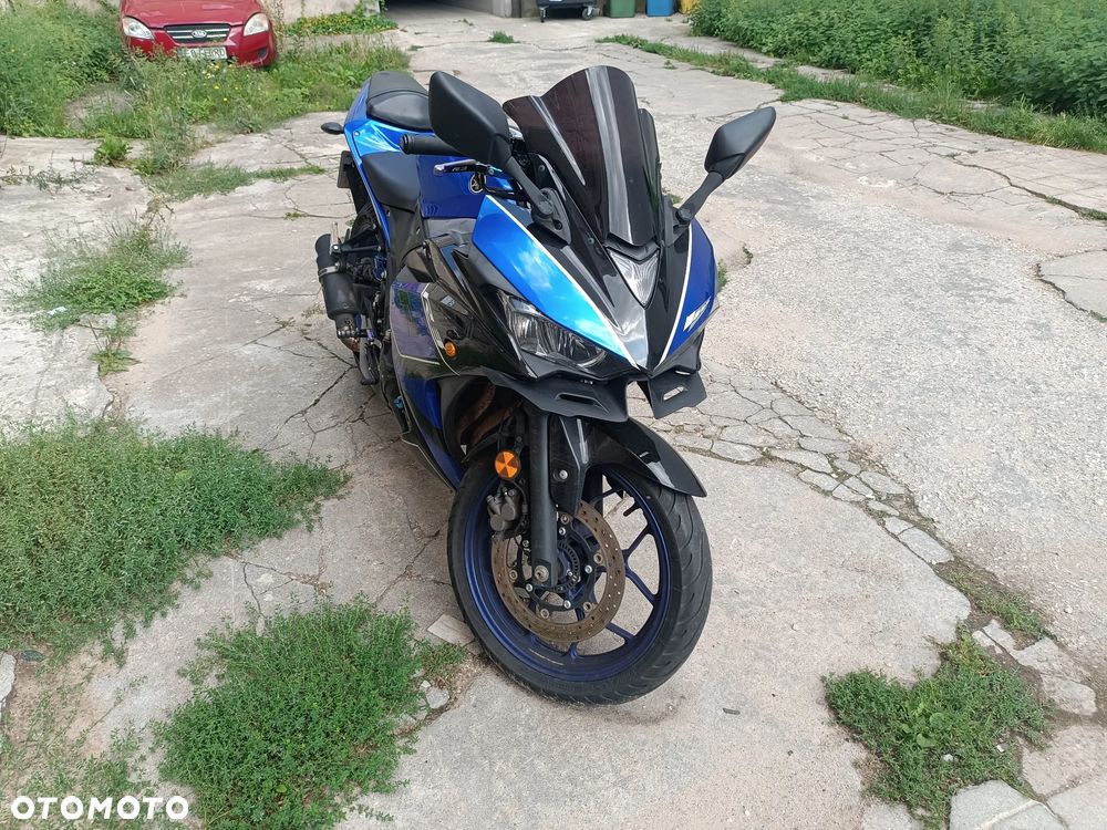 Yamaha R3 - 1