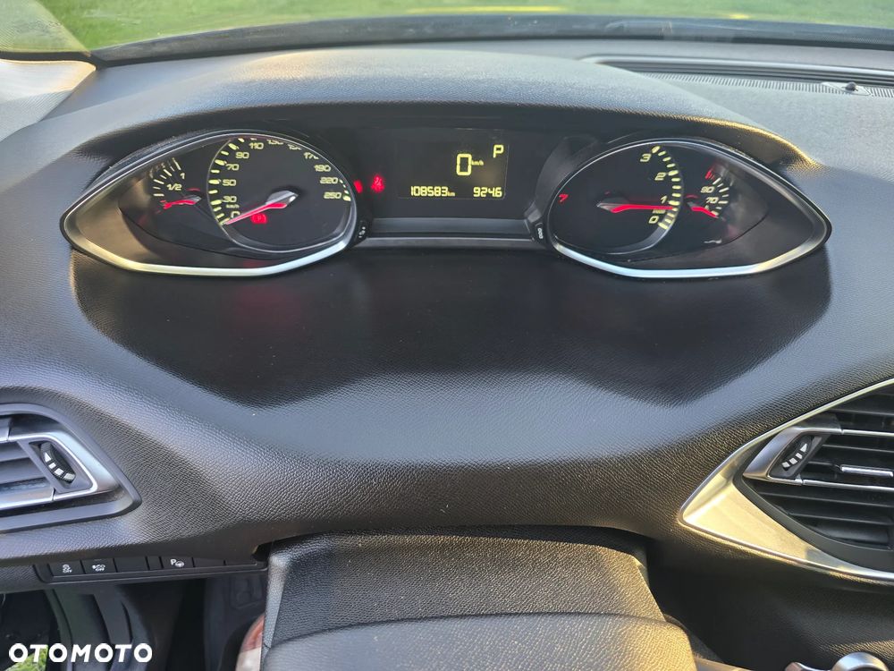 Peugeot 308 1.2 PureTech Allure S&S - 10