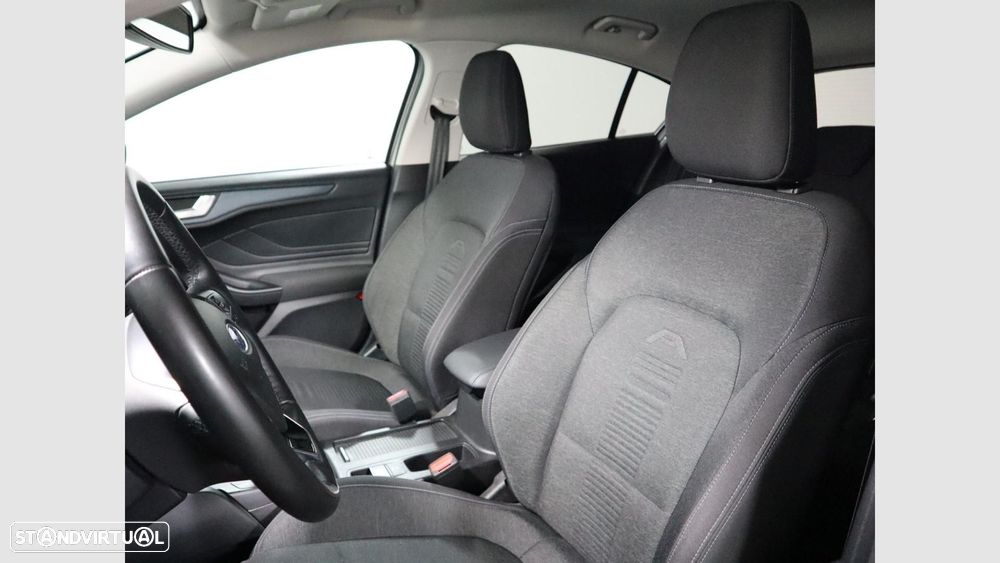 Ford Focus 1.0 EcoBoost Active X - 9