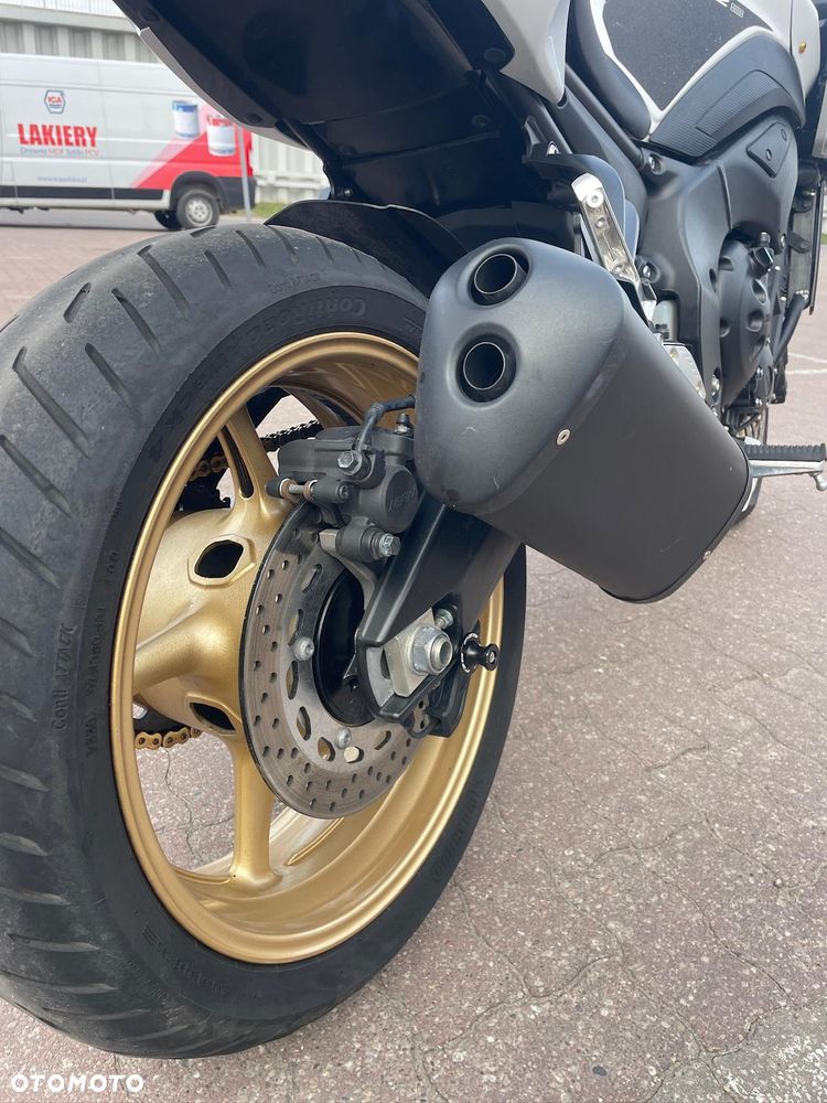 Yamaha FZ8 - 4