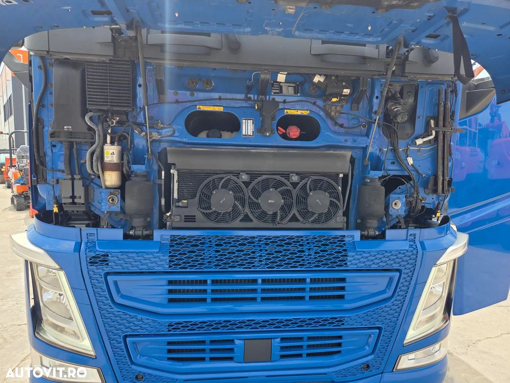 Volvo FH500, 6x2/4-AXA LIFTABILA si VIRATOARE, 500 CP euro 6, 2018, 553.963km, rulat in GERMANIA, Aeropachet, 2 paturi, frigider, 2 girofaruri, 2 rezervoare total 600l, Carte identitate RAR, posibil leasing 2 ani-STARE FOARTE BUNA-PROMOTIE 46.900 EUR+tva - 16