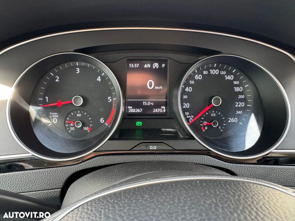 Volkswagen Passat - 15