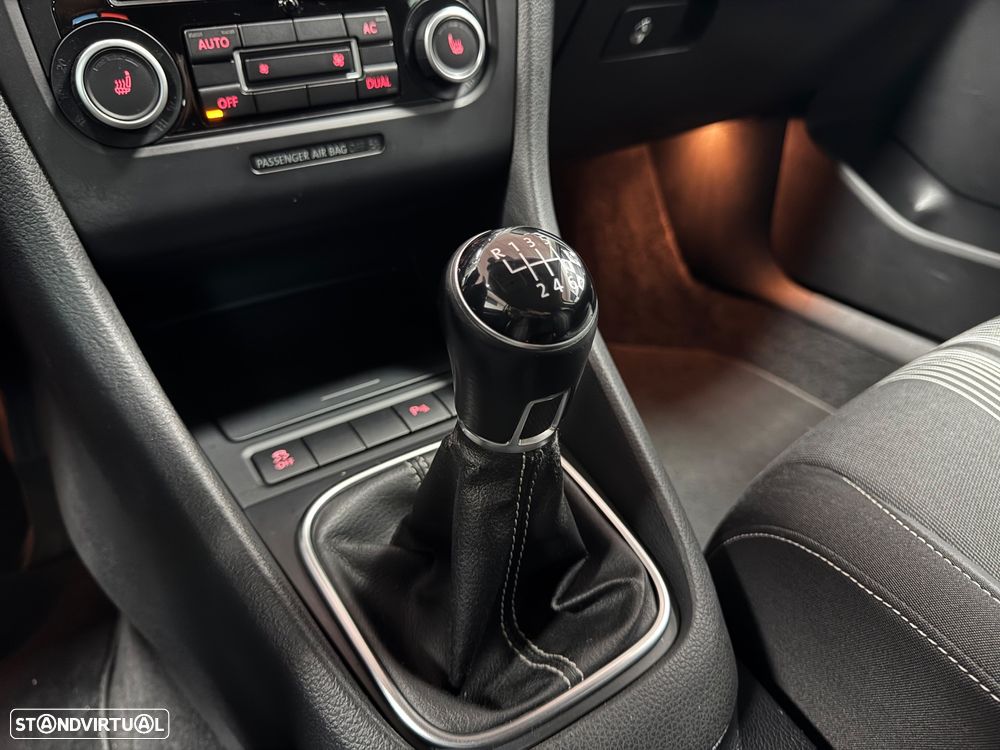 VW Golf Variant 2.0 TDi DPF MATCH - 29