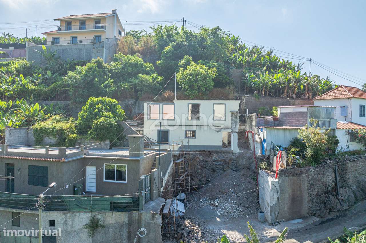 Moradia para recuperar com projeto de ampliação -Camara de Lobos - Grande imagem: 2/19