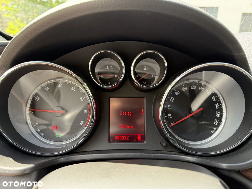 Opel Insignia - 8