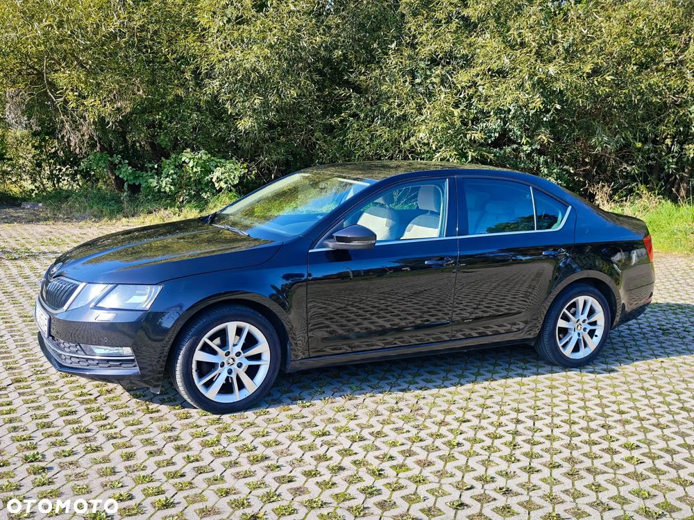 Skoda Octavia 2.0 TDI Elegance DSG - 2
