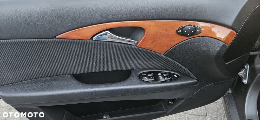 Mercedes-Benz Klasa E 200 Kompressor Automatik Avantgarde - 32
