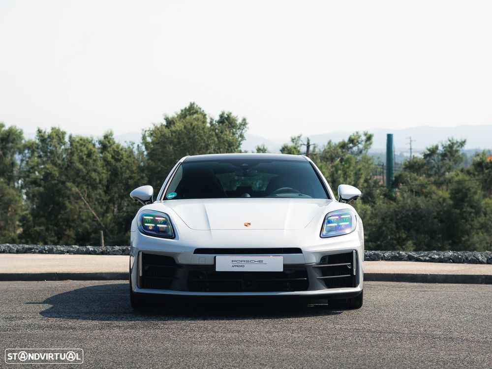 Porsche Panamera 4 E-Hybrid - 12