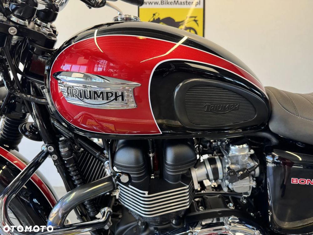 Triumph Bonneville - 23