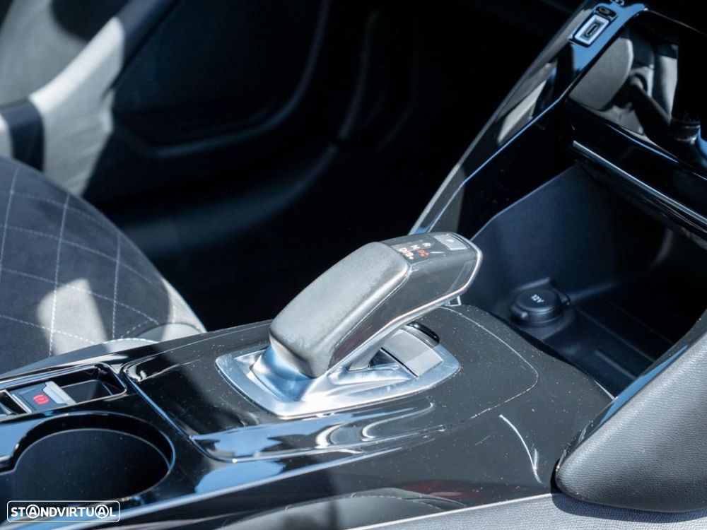 Peugeot e-208 50 kWh GT Pack - 19