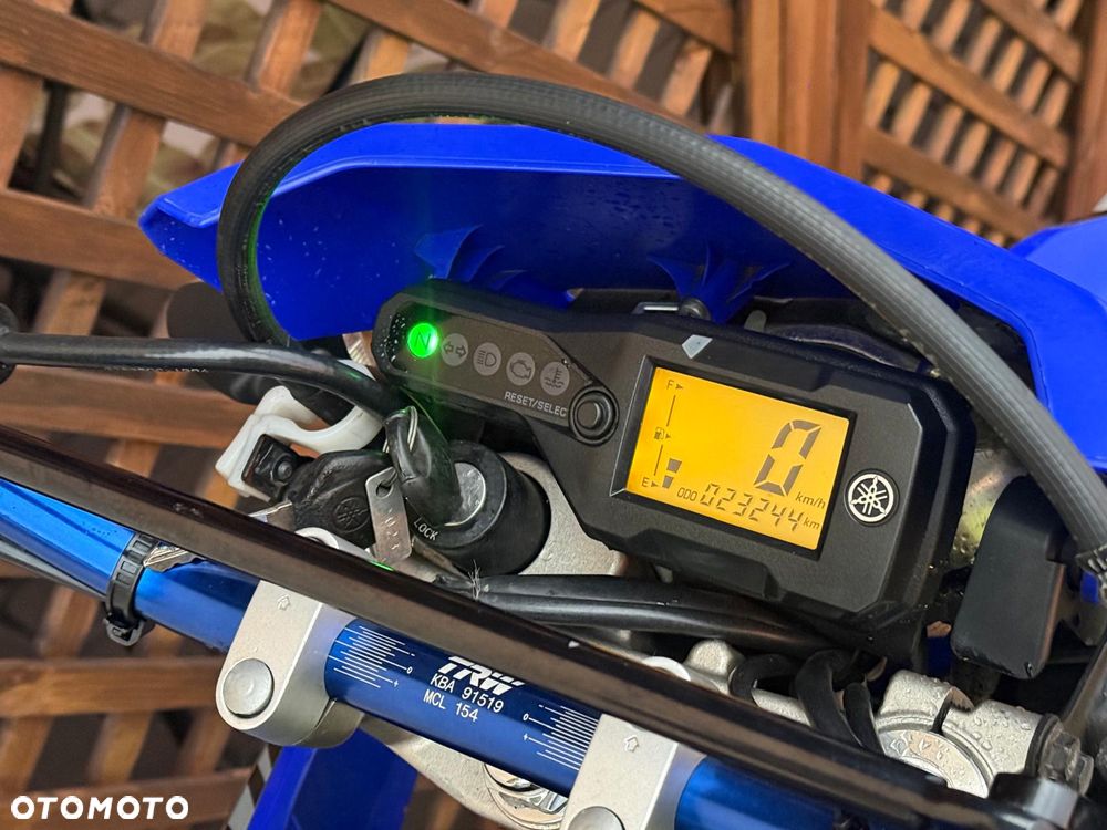 Yamaha WR - 15