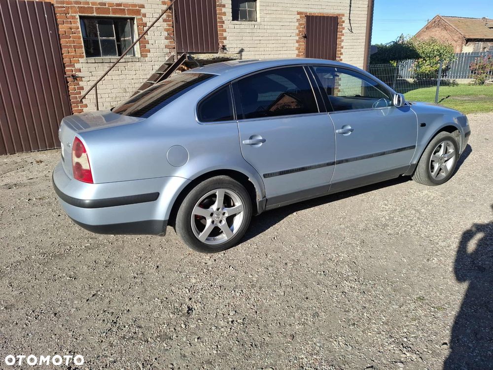Volkswagen Passat 1.8T - 4