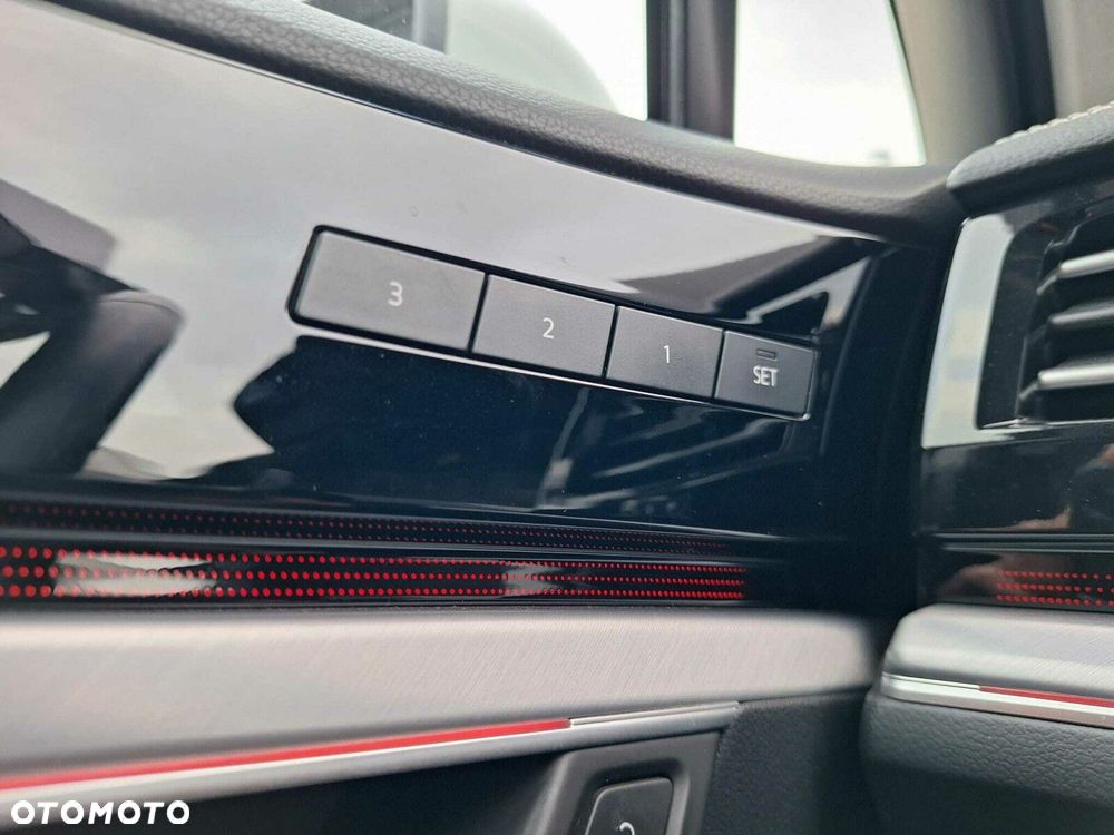 Volkswagen Touareg - 25