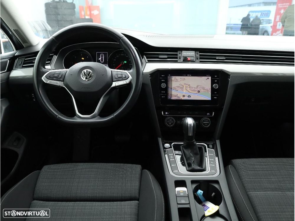 VW Passat Variant 1.6 TDI Business DSG - 14