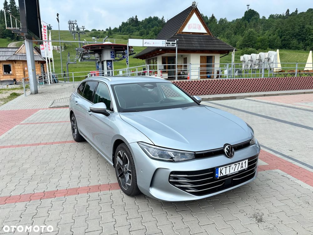 Volkswagen Passat - 1