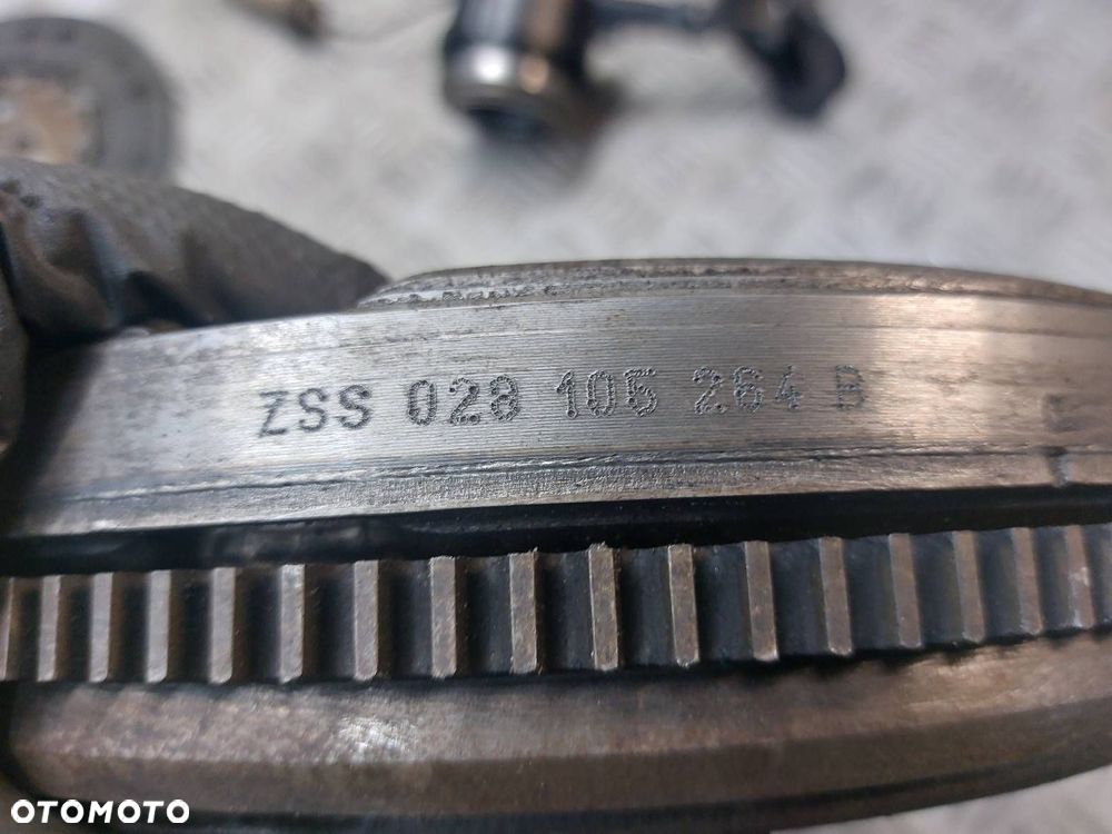 KOŁO DWUMASOWE TARCZA DOCISK VOLKSWAGEN SHARAN MK1 1.9 TDI 028105264B - 2