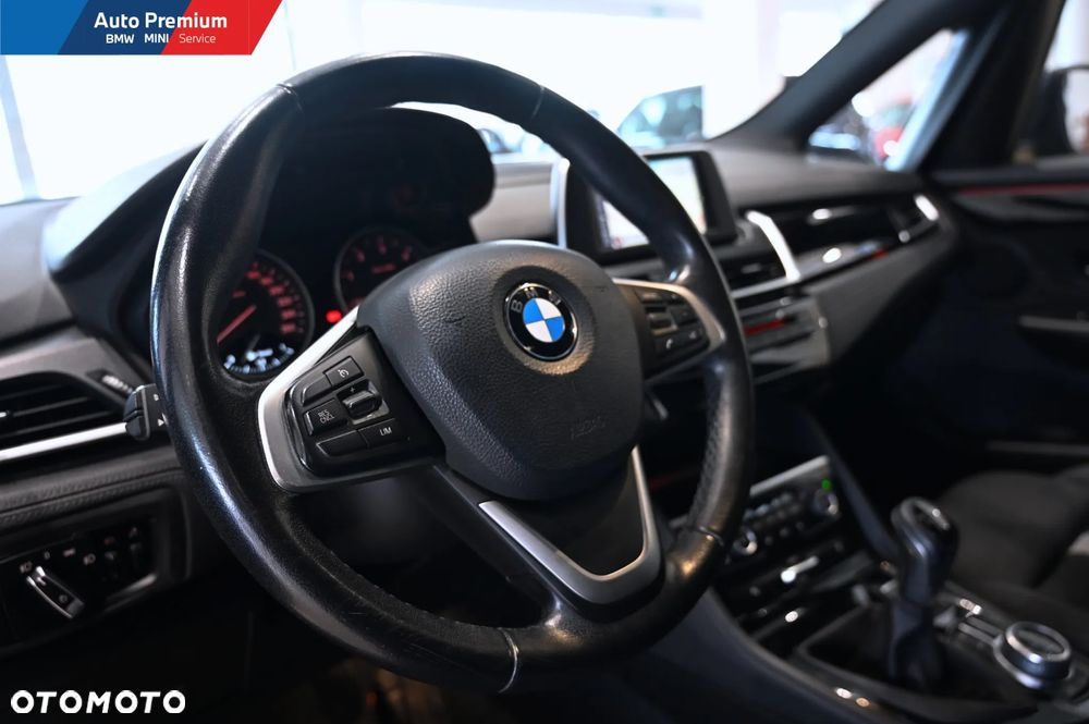 BMW Seria 2 218d - 8