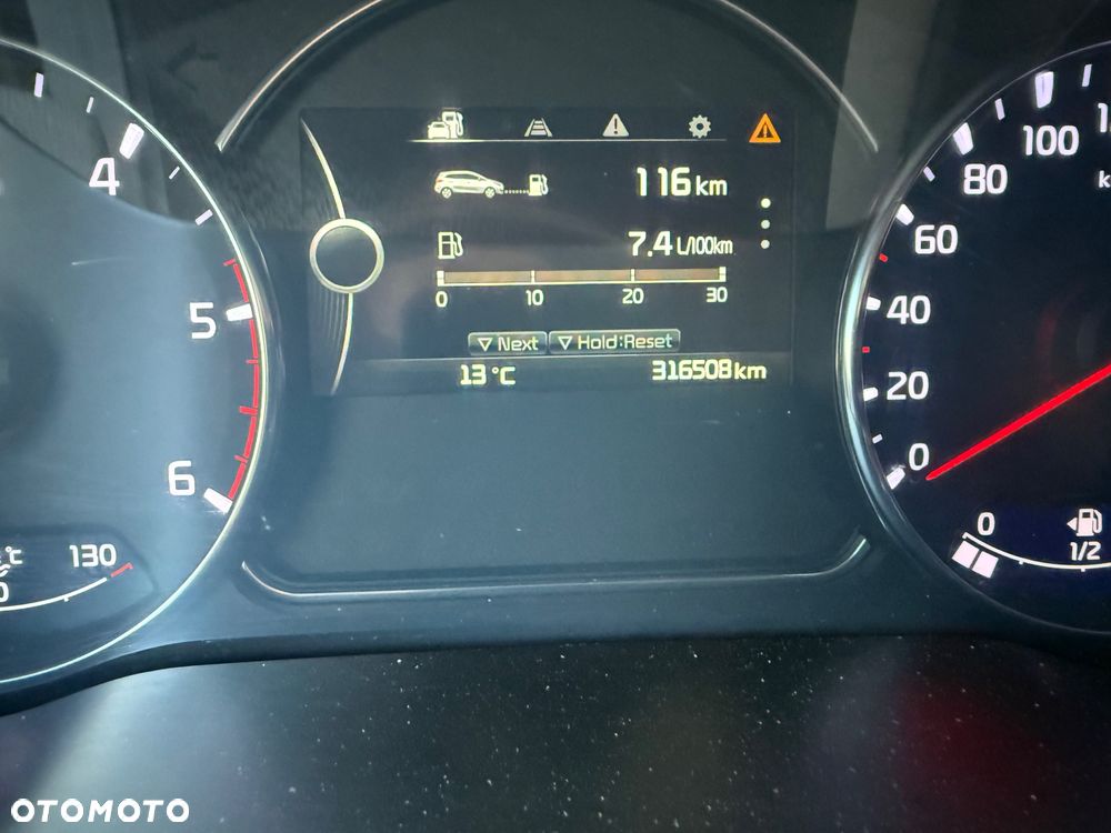 Kia Carens 1.7 CRDi 136 Dream Team Edition - 17