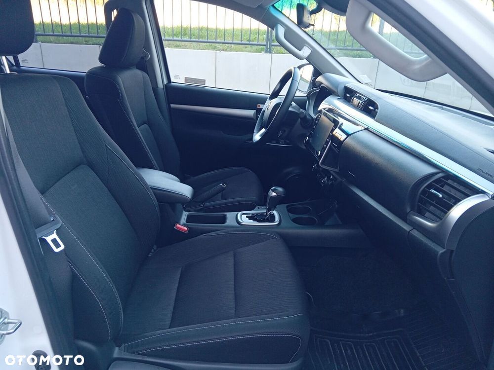 Toyota Hilux - 10