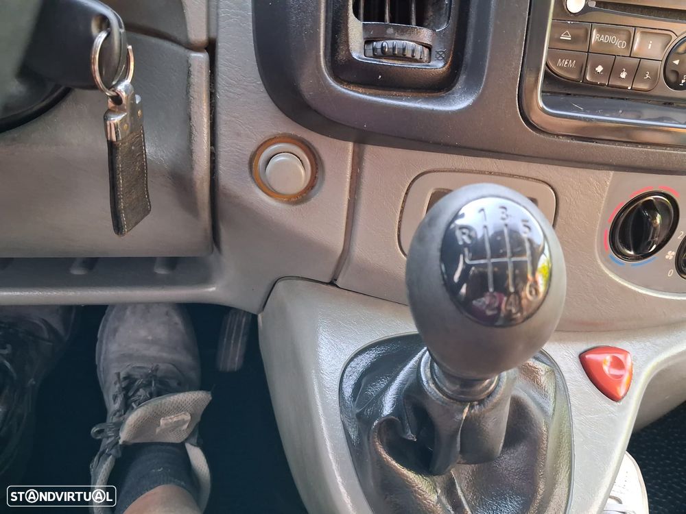 Renault Trafic 2.0 DCI - 12
