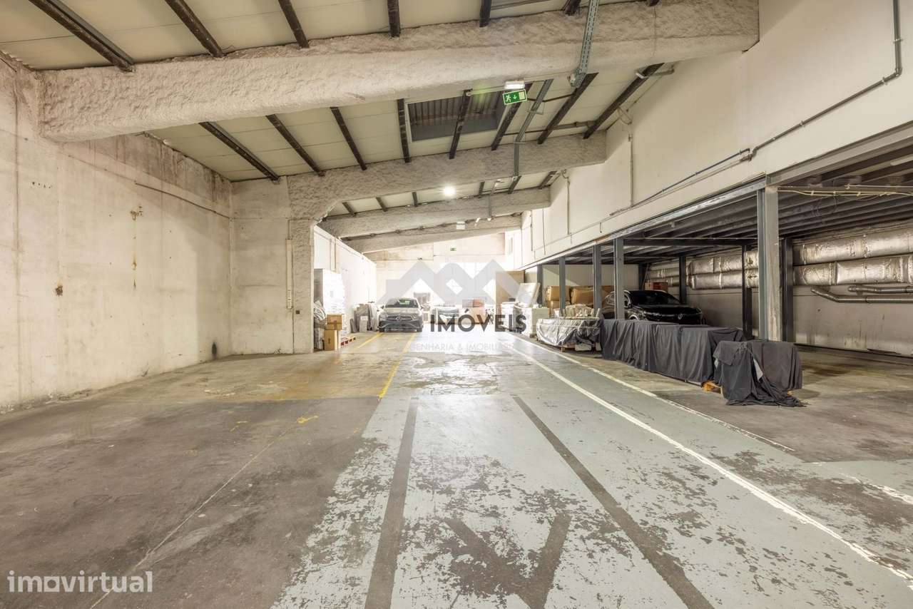 Armazém com 1390m2 | Leça do Balio | Junto à Via Norte e VCI | Serviço - Grande imagem: 3/34