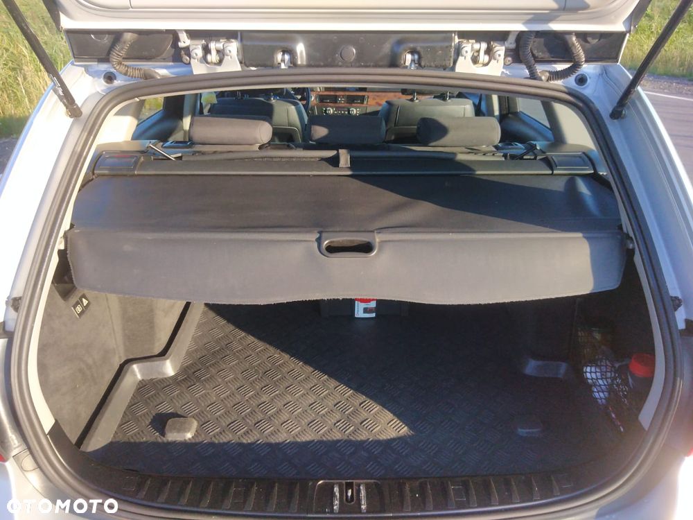 BMW Seria 3 320d - 11