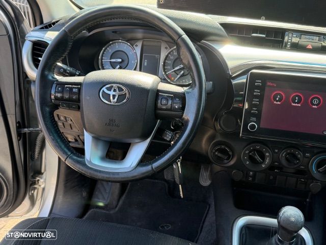 Toyota Hilux 2.4 D-4D 4WD CD CH - 17